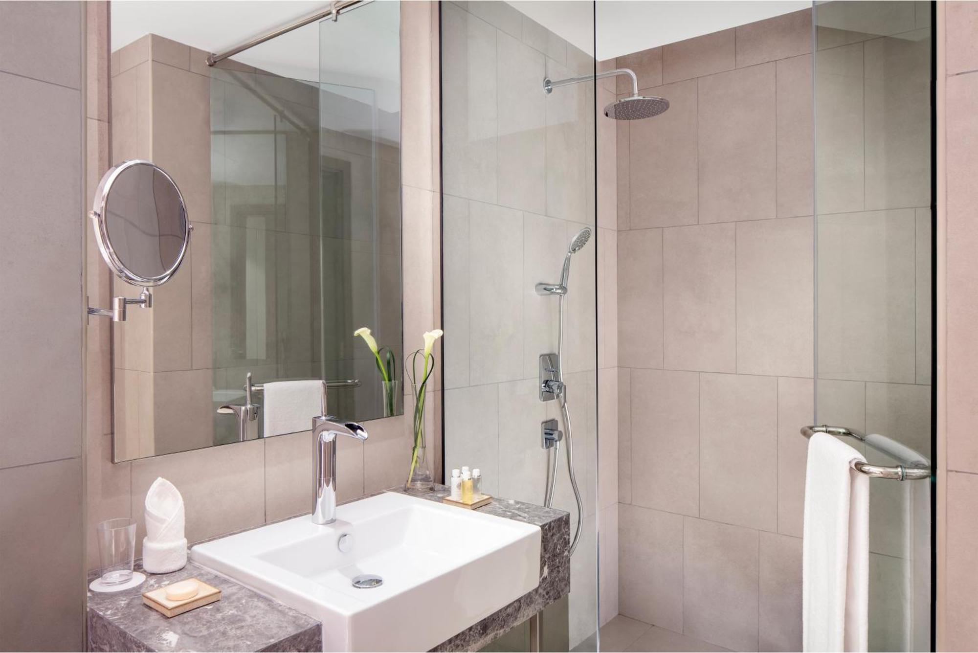 The First Collection Dubai Jumeirah Village Circle, A Tribute Portfolio Hotel By Marriott Exterior foto Bathroom